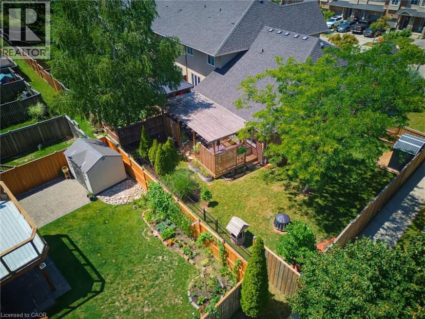 934 ZELLER Crescent — photo 26 of 35