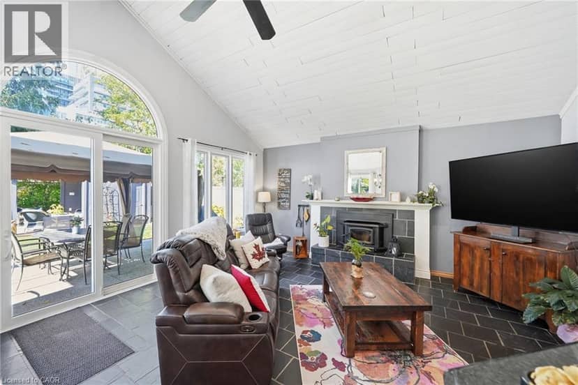 2101 EDINBURGH Drive — photo 9 of 40