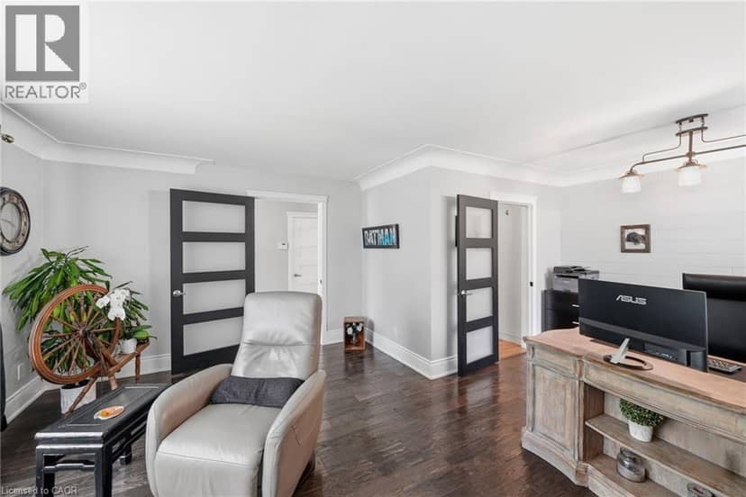 2101 EDINBURGH Drive — photo 15 of 40