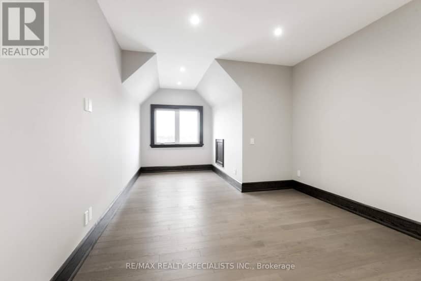 31 Ferrara Drive — photo 30 of 40