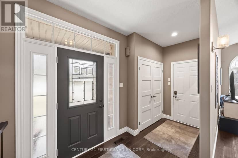 10159 Meadowlily Crescent — photo 10 of 40