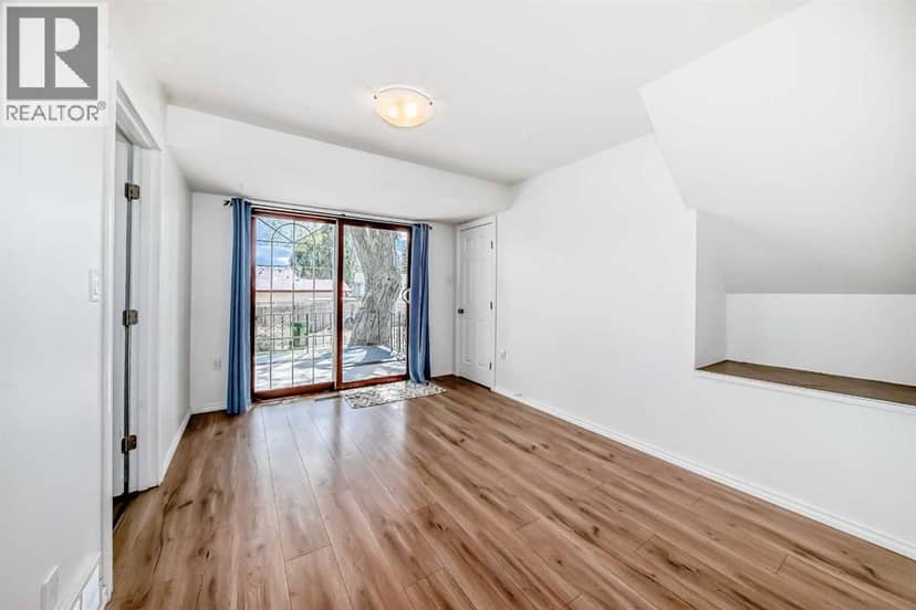 2 Nichols Crescent — photo 14 of 40