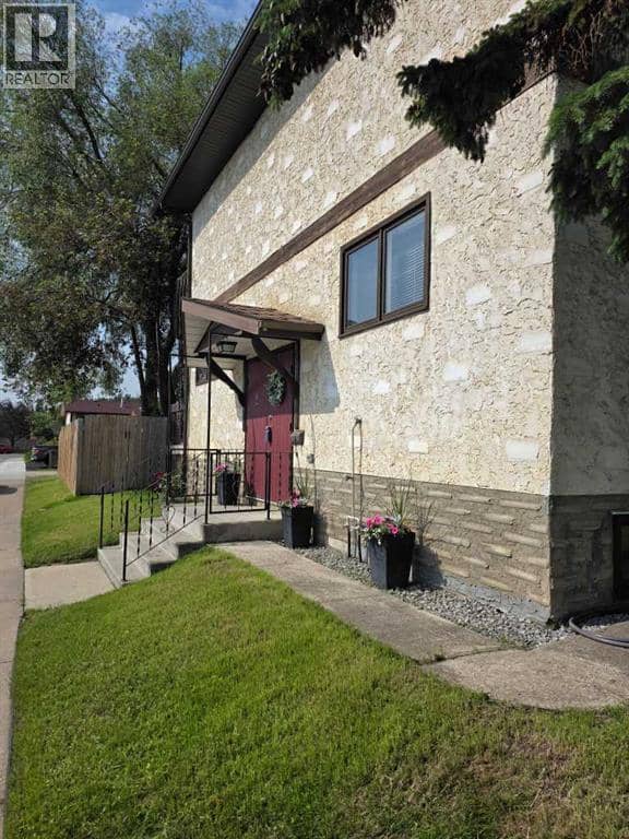 2 Nichols Crescent, Red Deer, photo 3