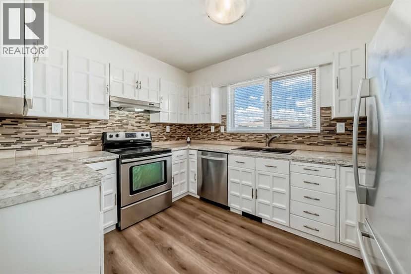 2 Nichols Crescent, Red Deer, photo 4