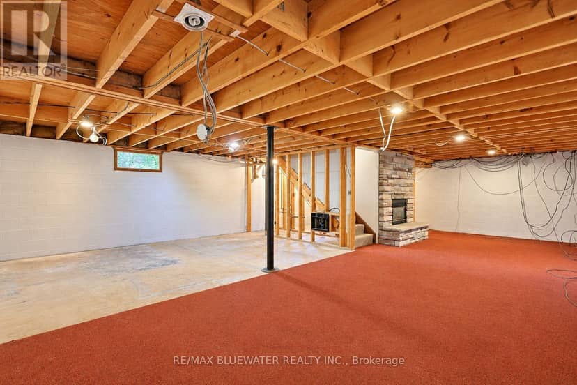 10138 Edmonds Boulevard — photo 19 of 40