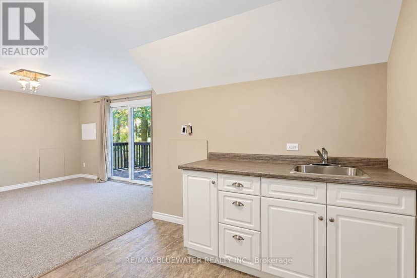 10138 Edmonds Boulevard — photo 31 of 40