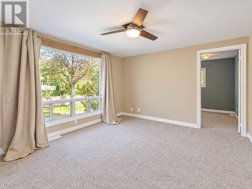 10138 Edmonds Boulevard — photo 36 of 40