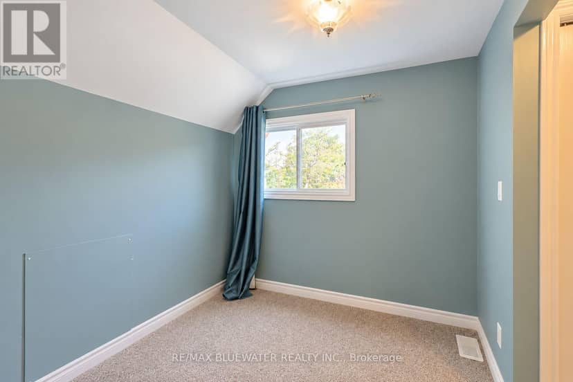 10138 Edmonds Boulevard — photo 38 of 40