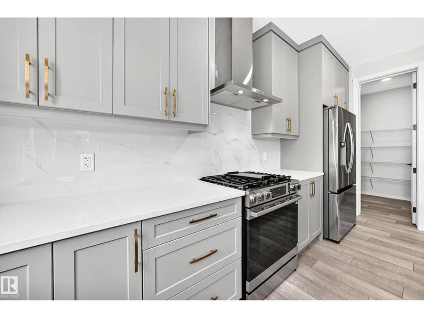 1516 205 ST NW — photo 10 of 40