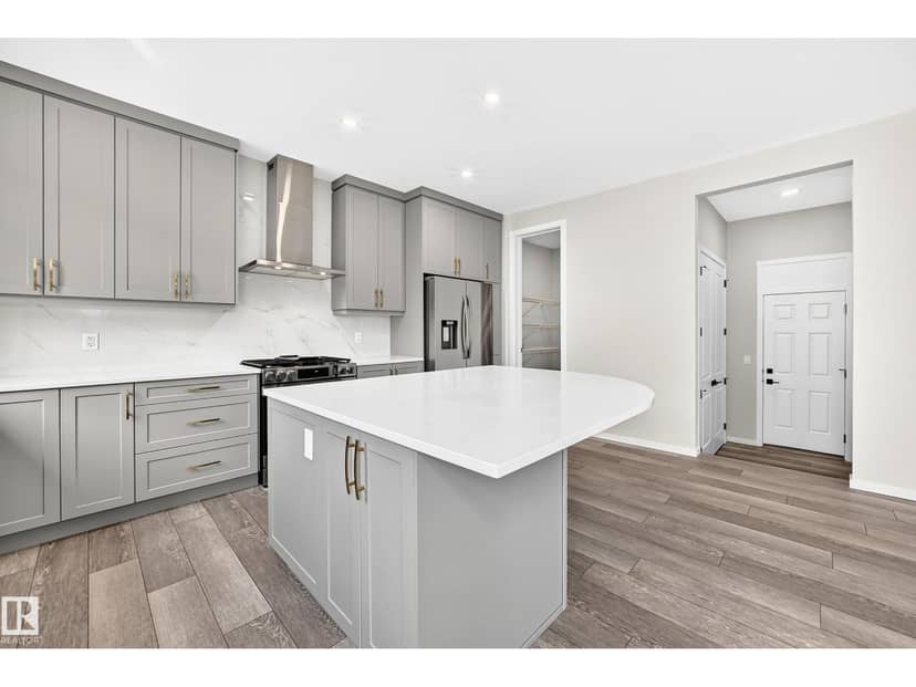 1516 205 ST NW — photo 13 of 40