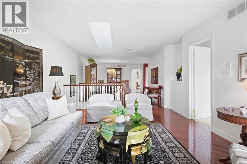 10 ISHERWOOD Avenue Unit# 1 — photo 9 of 34