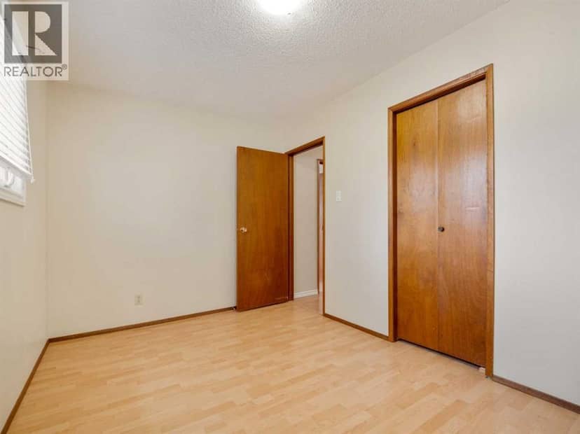 6 Cayuga Crescent W — photo 16 of 40