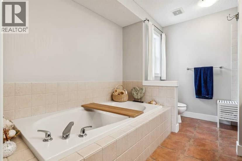 130 Tuscany Valley Green NW — photo 23 of 40