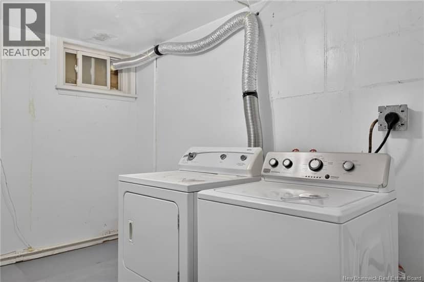 129 Walsh Street — photo 38 of 40