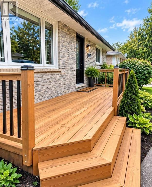 137 COUNTRY CLUB Drive, Guelph, photo 2