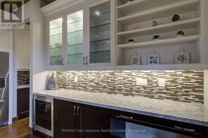 9 Windrose Valley Boulevard — photo 10 of 40