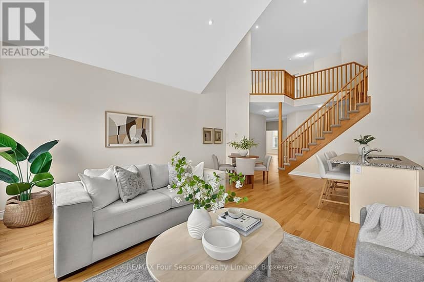 100 Kari Crescent — photo 11 of 40