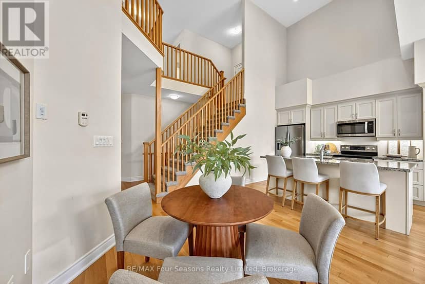 100 Kari Crescent — photo 12 of 40