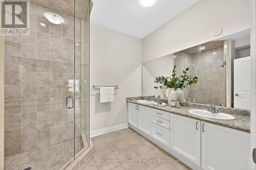 100 Kari Crescent — photo 19 of 40