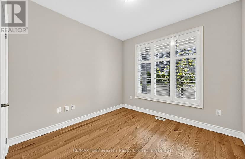100 Kari Crescent — photo 20 of 40