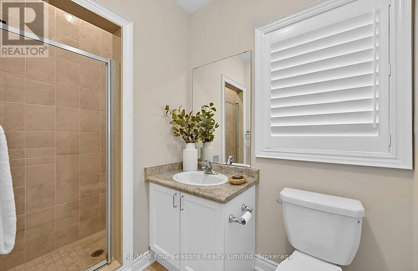 100 Kari Crescent — photo 21 of 40