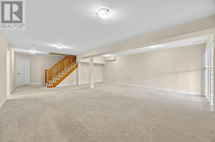 100 Kari Crescent — photo 28 of 40