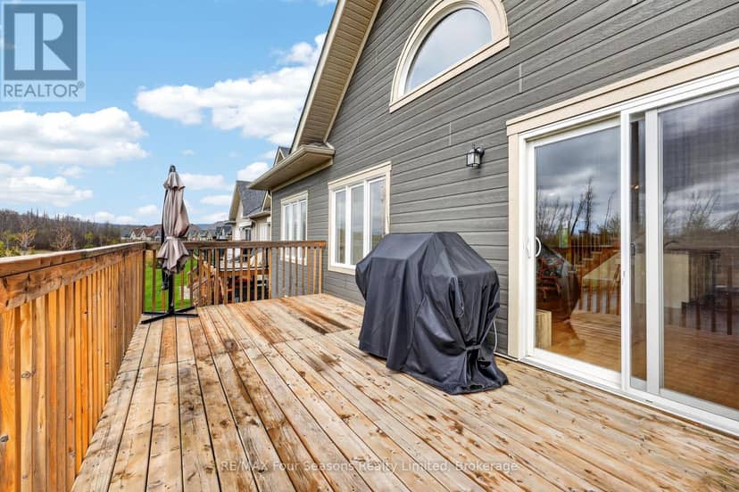 100 Kari Crescent — photo 34 of 40