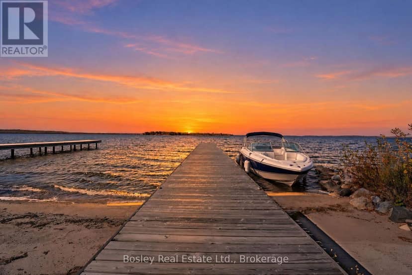 42 Robins Point Road, Tay