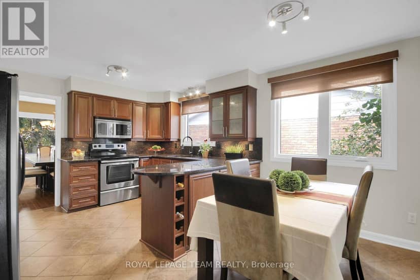 61 Amberwood Crescent — photo 10 of 40