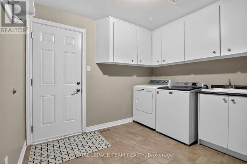 61 Amberwood Crescent — photo 32 of 40