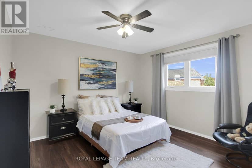 61 Amberwood Crescent — photo 21 of 40
