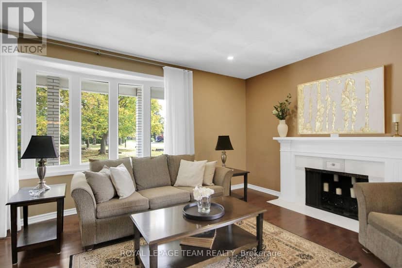 61 Amberwood Crescent — photo 8 of 40