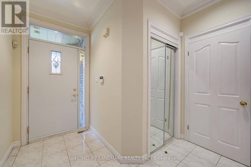 182 Finch Avenue E, Toronto, photo 3