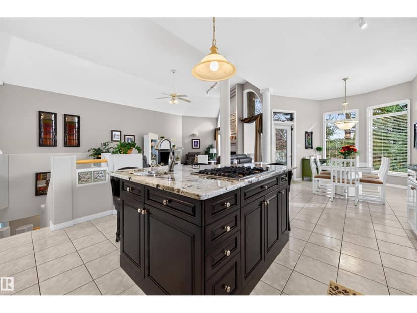 1 Onesti PL — photo 13 of 40