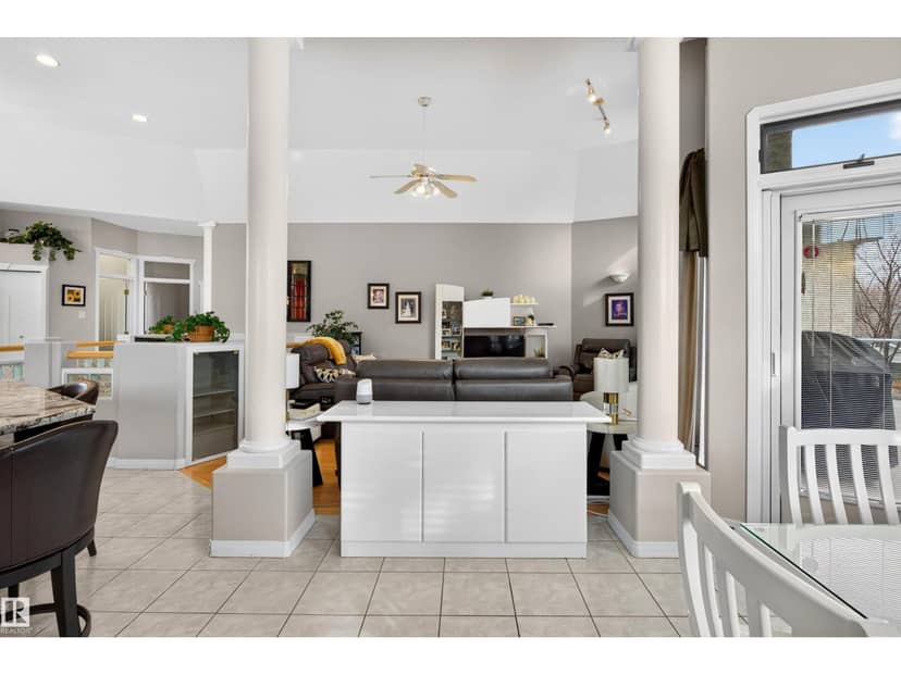 1 Onesti PL — photo 17 of 40