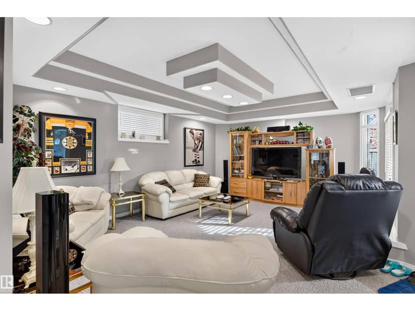 1 Onesti PL — photo 38 of 40