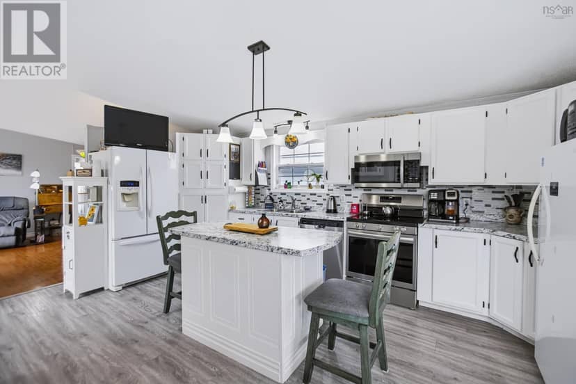 1 Rosewood Drive — photo 12 of 33