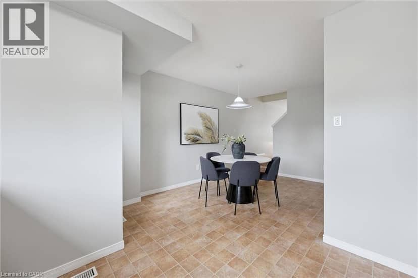 137 HIGHLAND Crescent — photo 15 of 33
