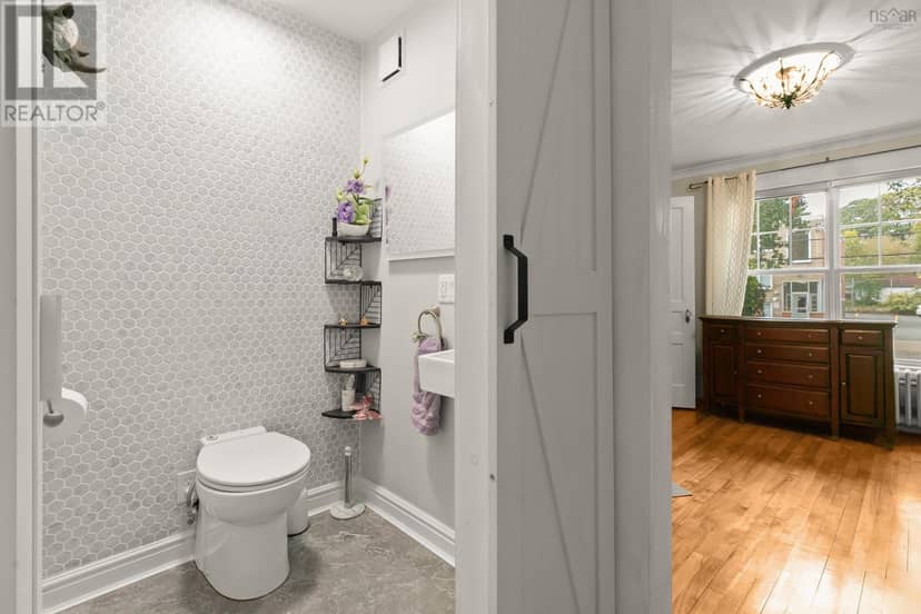 949 Mclean Street — photo 16 of 40