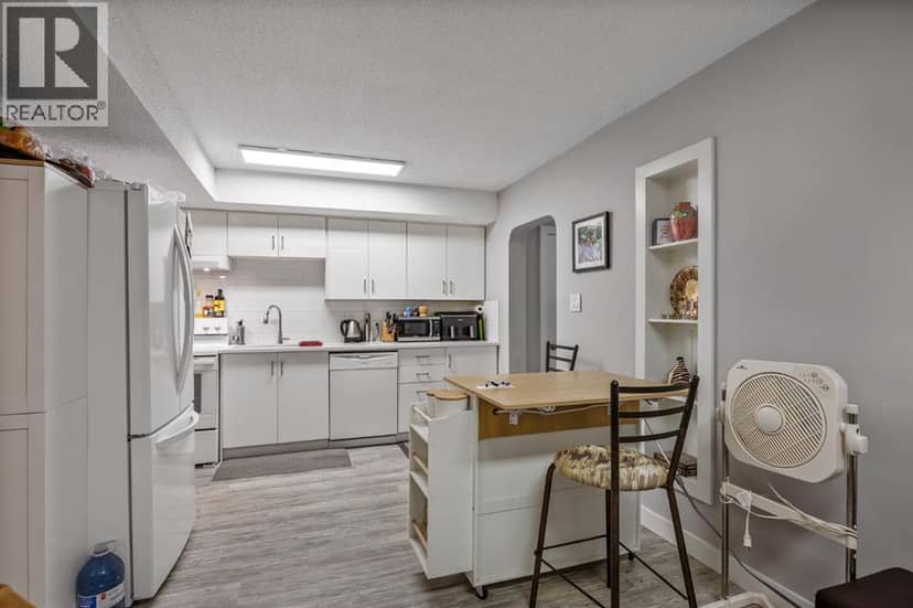 1826 34 Avenue SW — photo 40 of 40