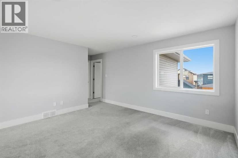 2508 45 Street S — photo 20 of 37