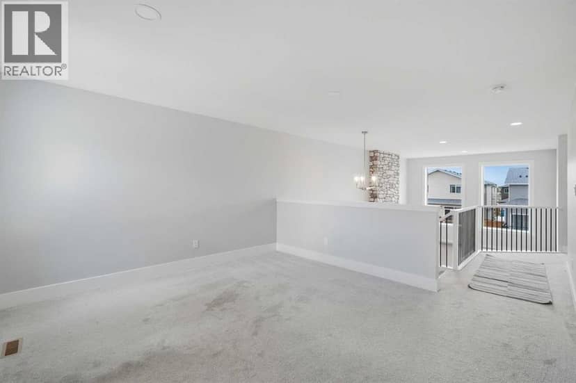 2508 45 Street S — photo 18 of 37