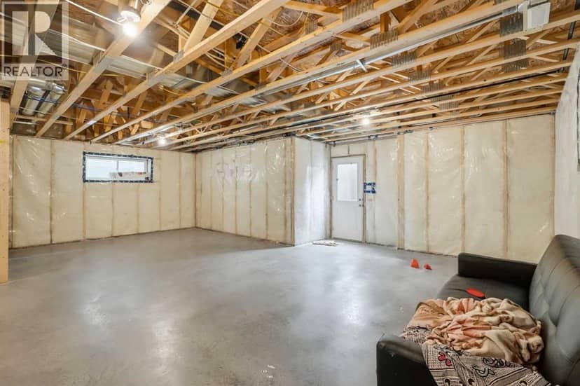 2508 45 Street S — photo 36 of 37