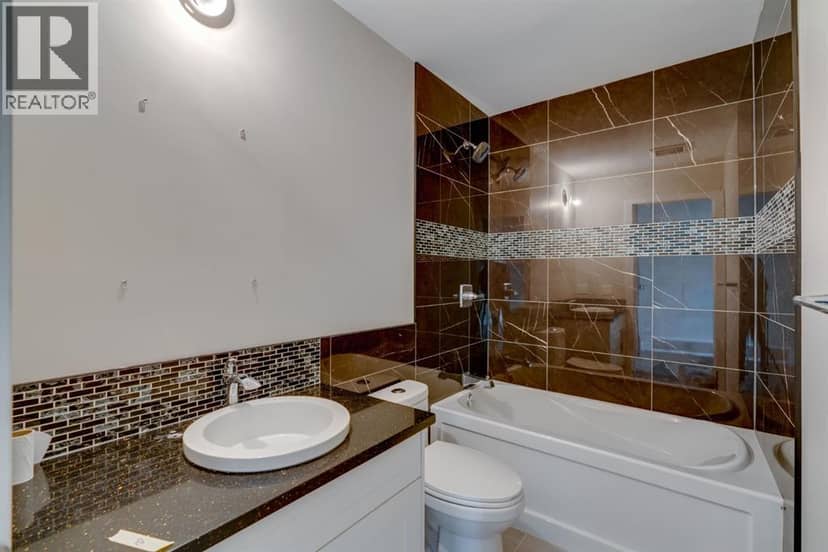4947 10 Avenue SW — photo 14 of 40