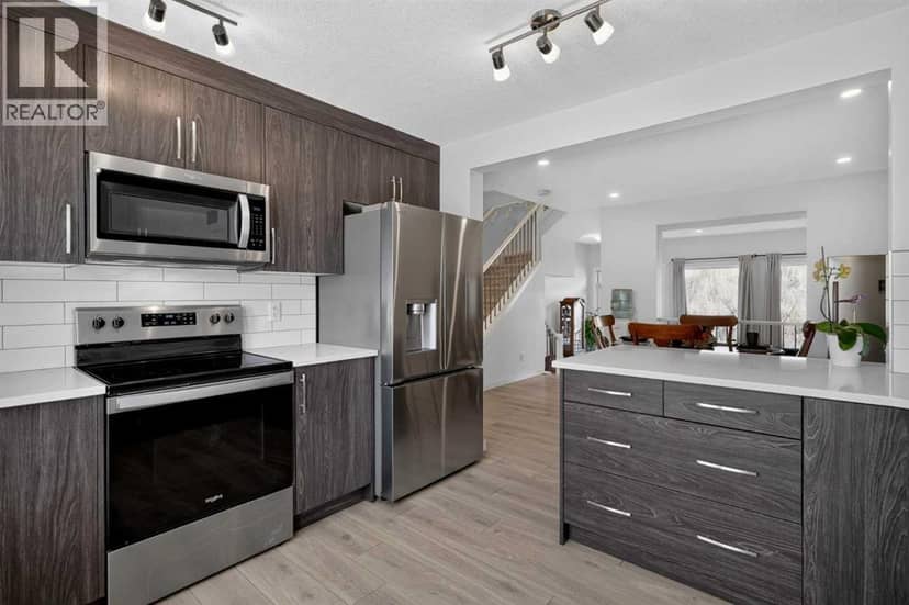 206 Cranbrook Square SE — photo 16 of 40
