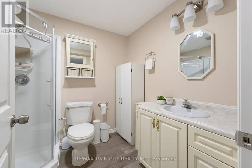 934 Zeller Crescent — photo 19 of 35