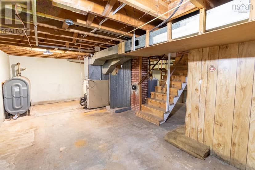1549 Victoria Road — photo 15 of 22