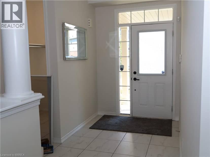 56 SINDEN Road, Brantford, photo 3