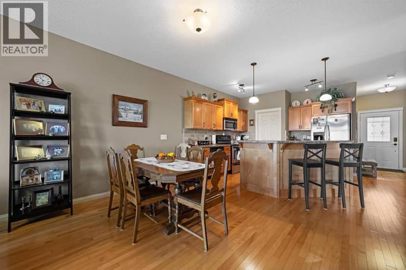 3807 75 Street — photo 12 of 29