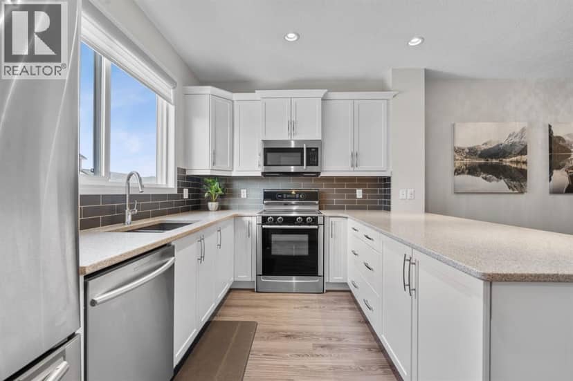 31 Red Embers Lane NE — photo 12 of 40